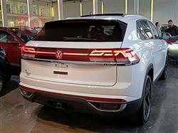 ڤۆڵکسواگن ئەتڵەس کرۆس سپۆرت